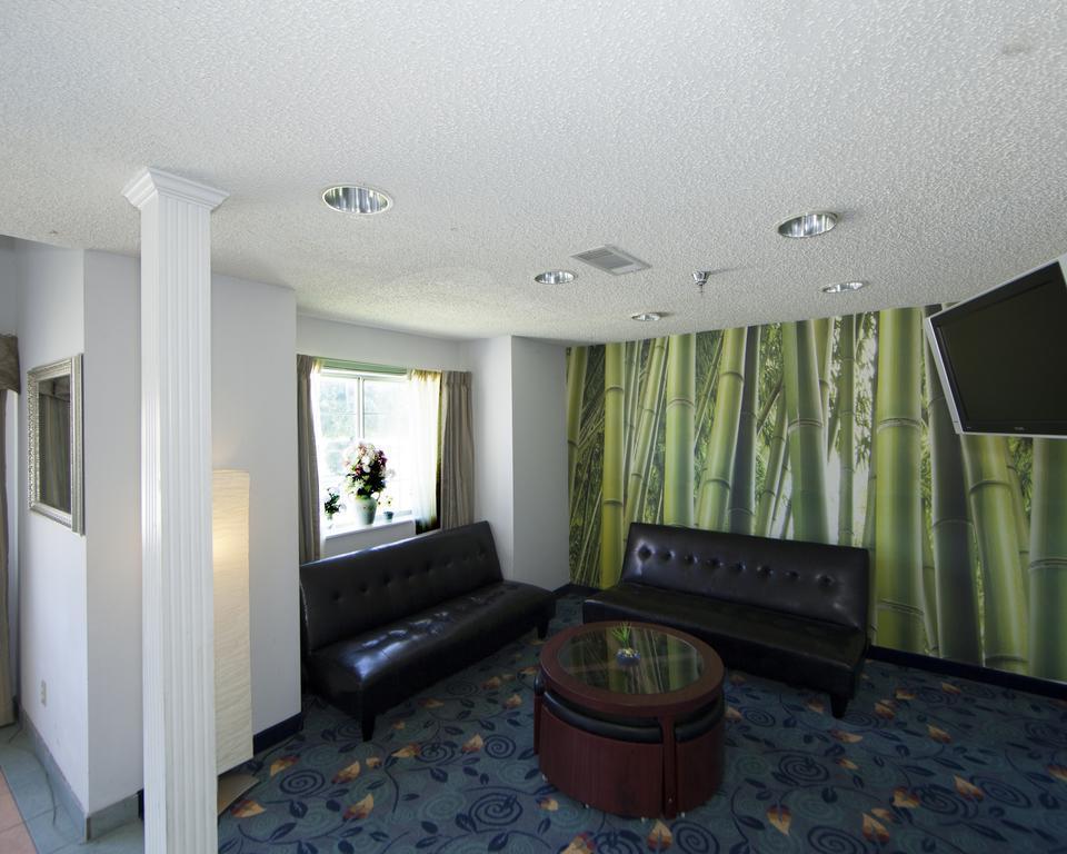 Hotel Rodeway & I-35 Lewisville