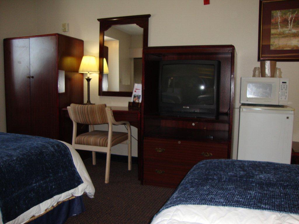 Rodeway & I-35 Hotel 2*