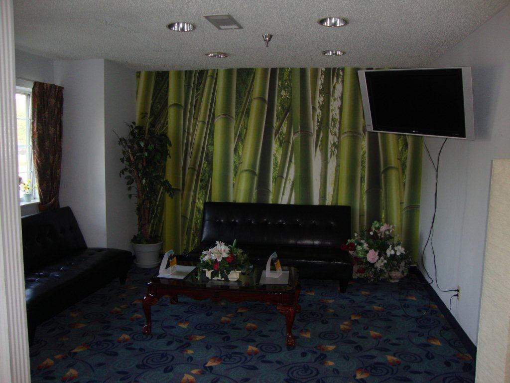 Hotel Rodeway & I-35 2*