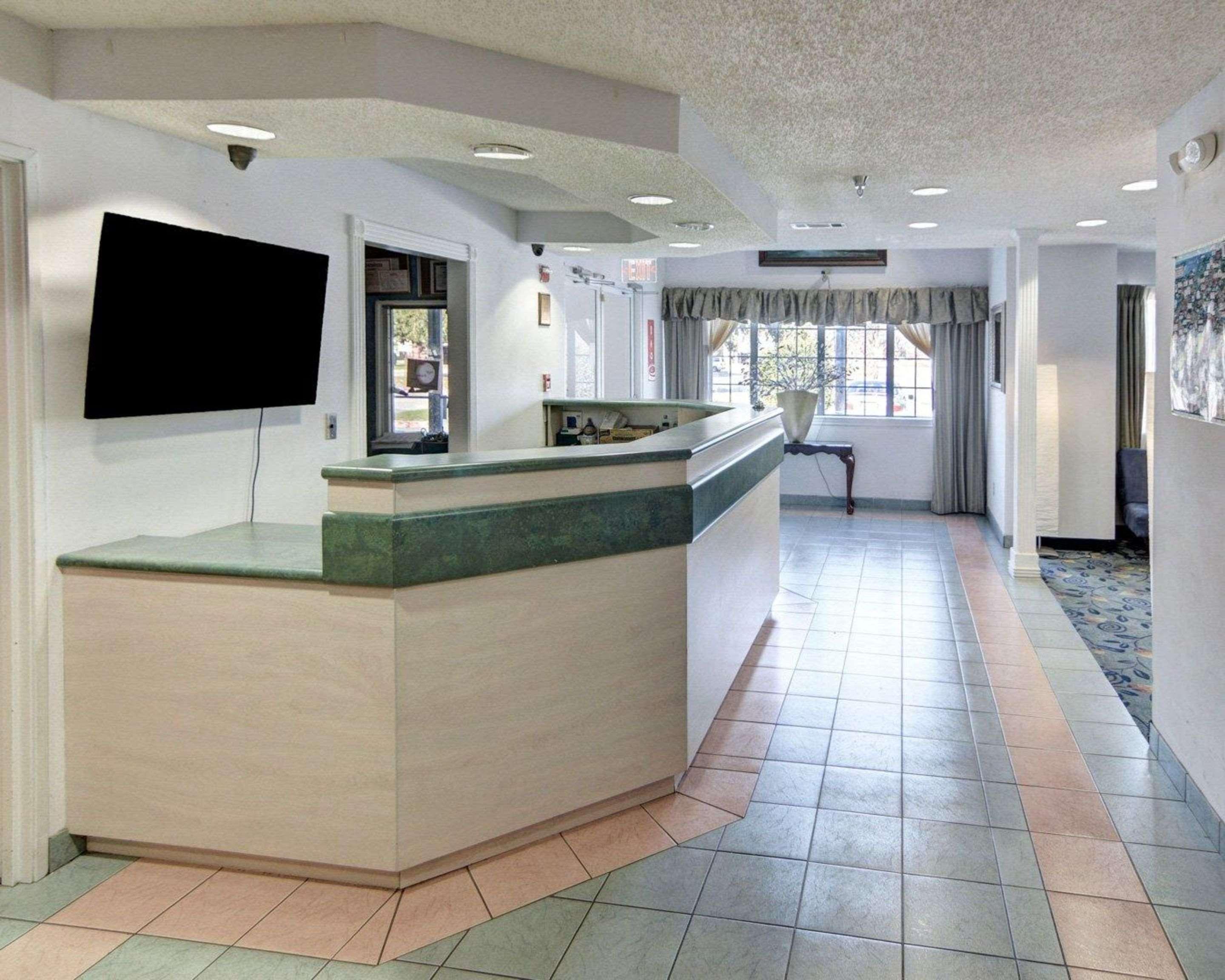 Hotel Rodeway & I-35 2*