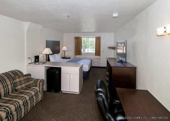 Hotel Rodeway & I-35 2*